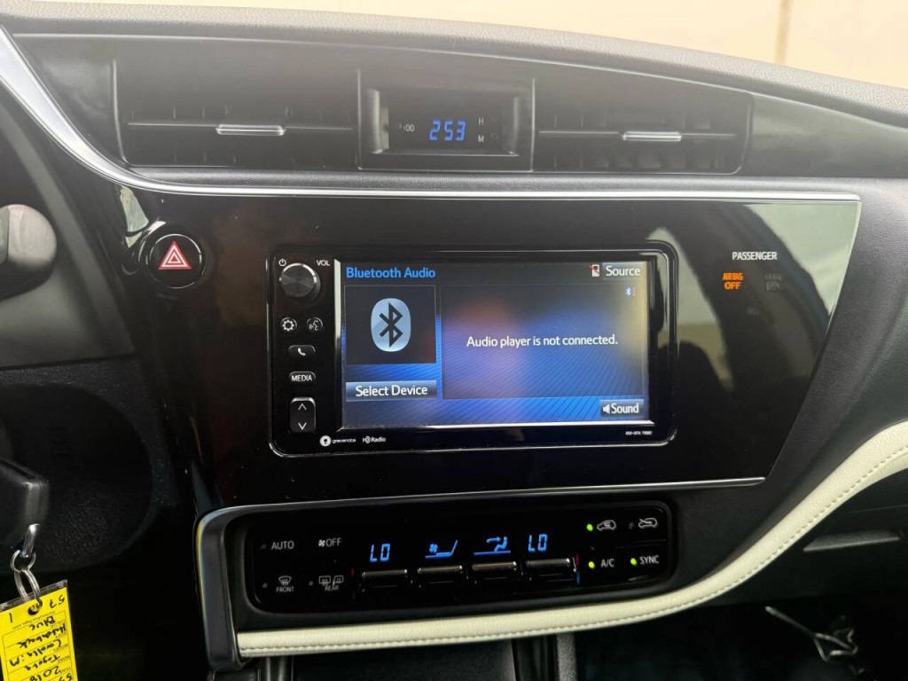 2018 Toyota Corolla Image 21