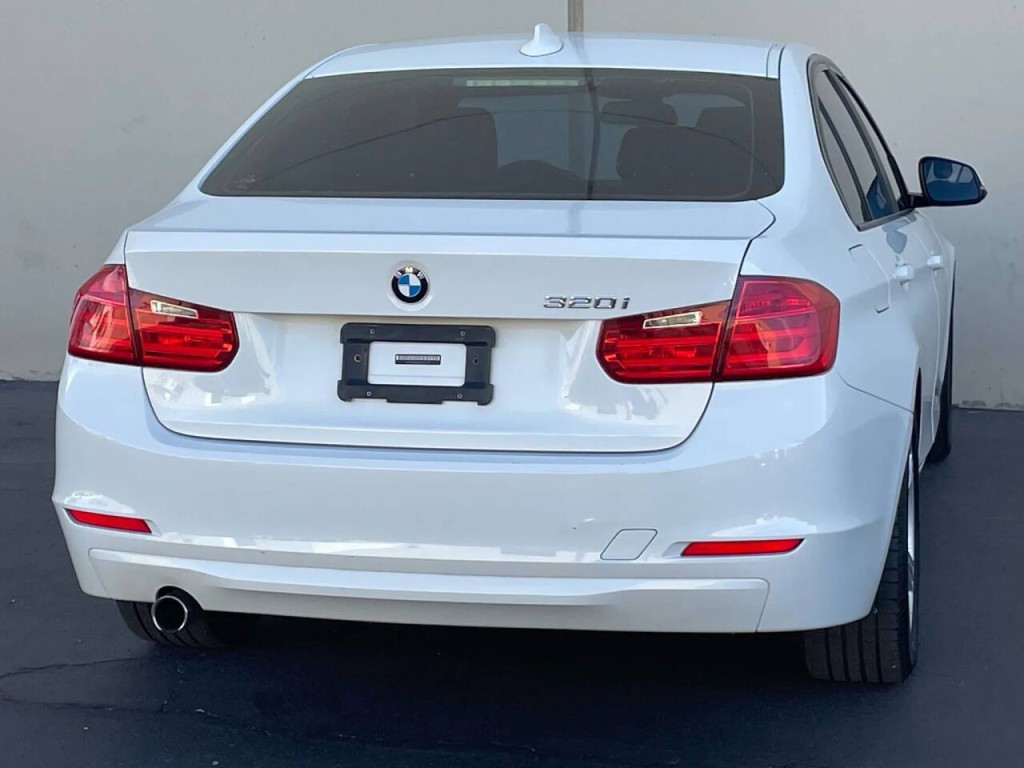 2014 BMW 3 Series Image 8