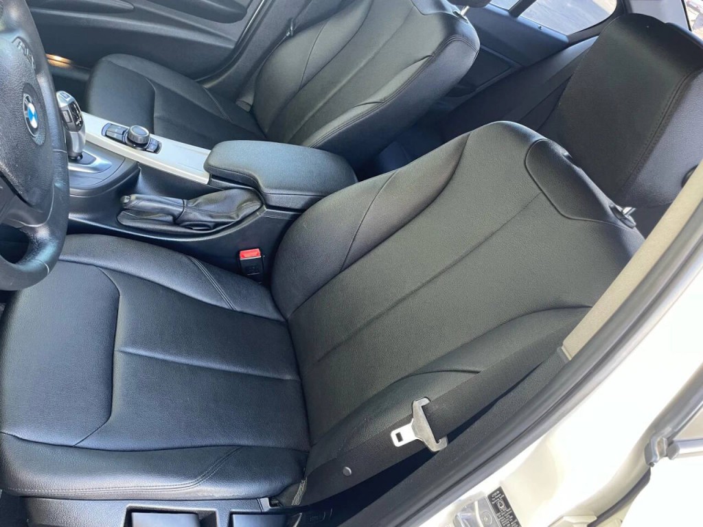 2014 BMW 3 Series Image 10