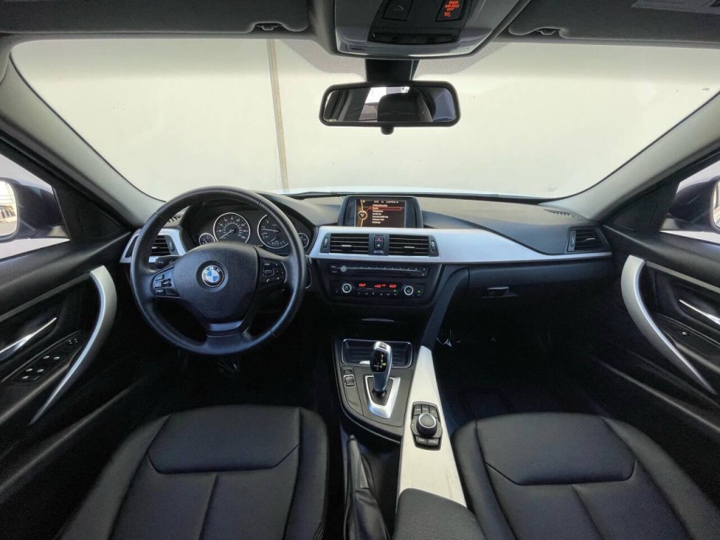 2014 BMW 3 Series Image 13