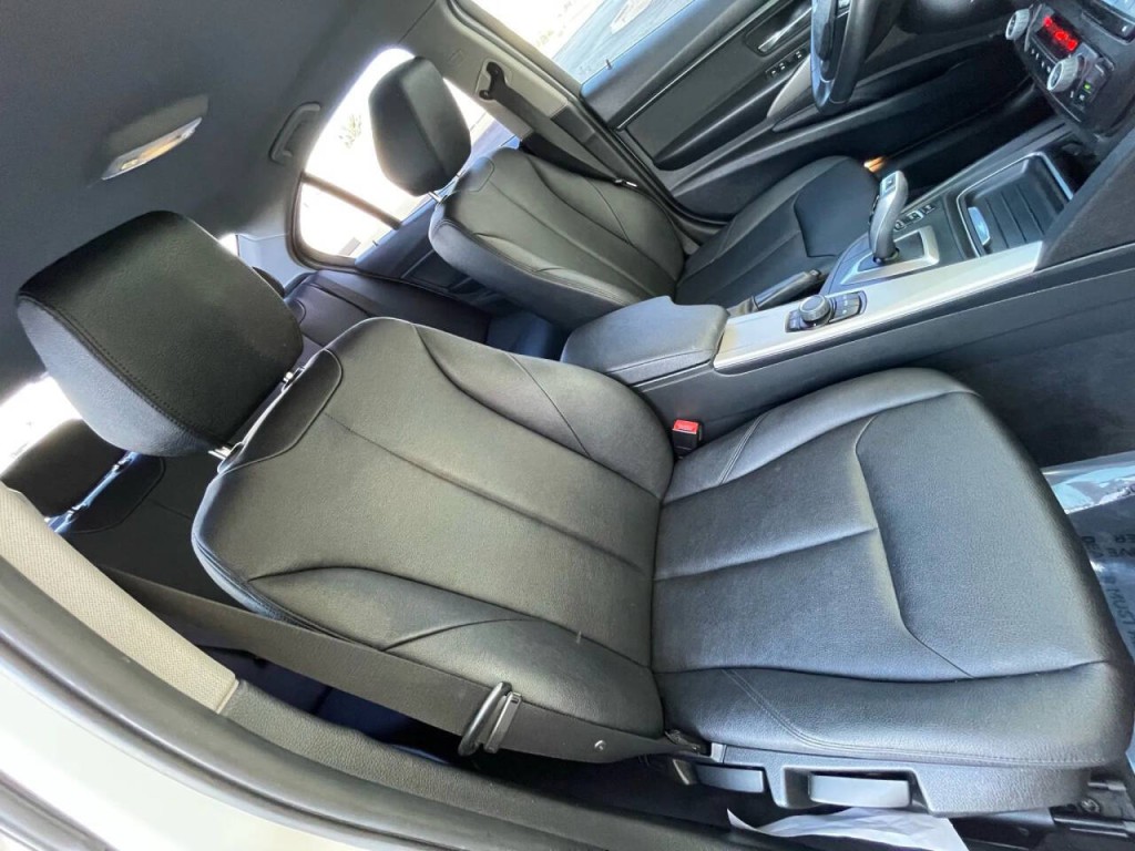 2014 BMW 3 Series Image 20