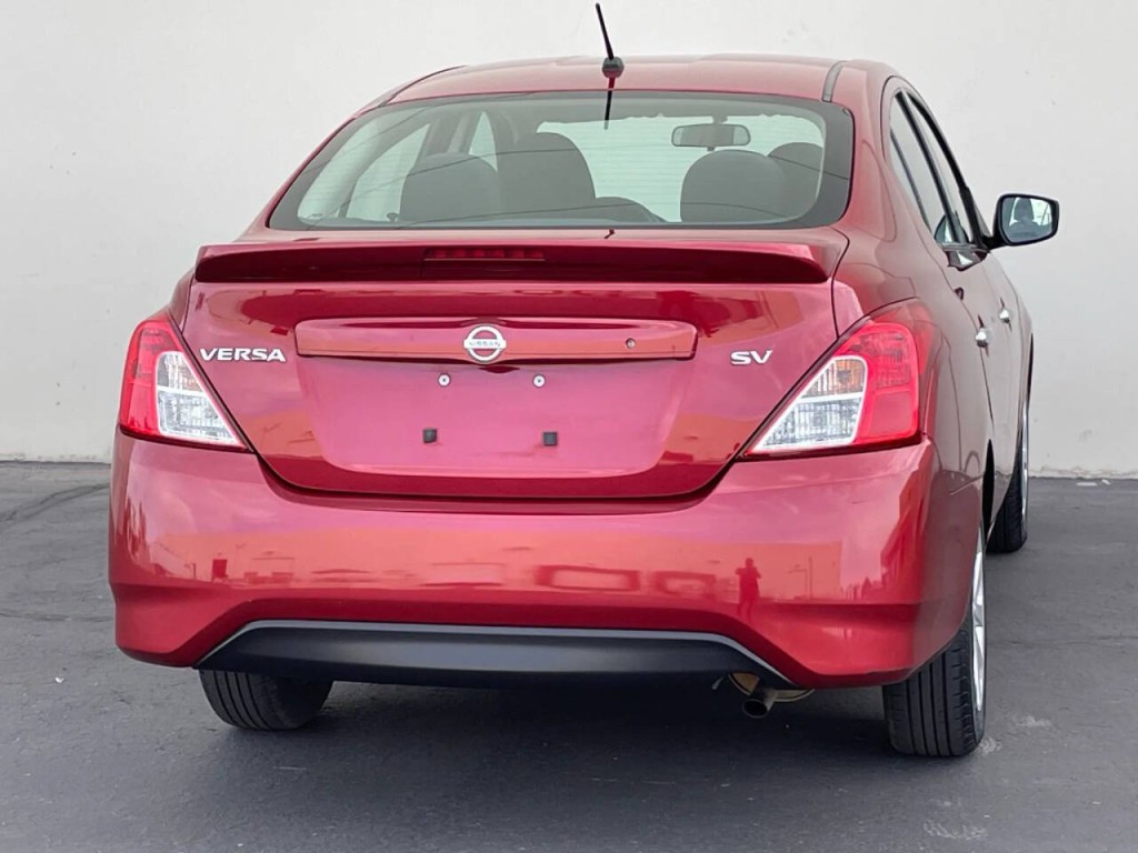 2018 Nissan Versa Image 6