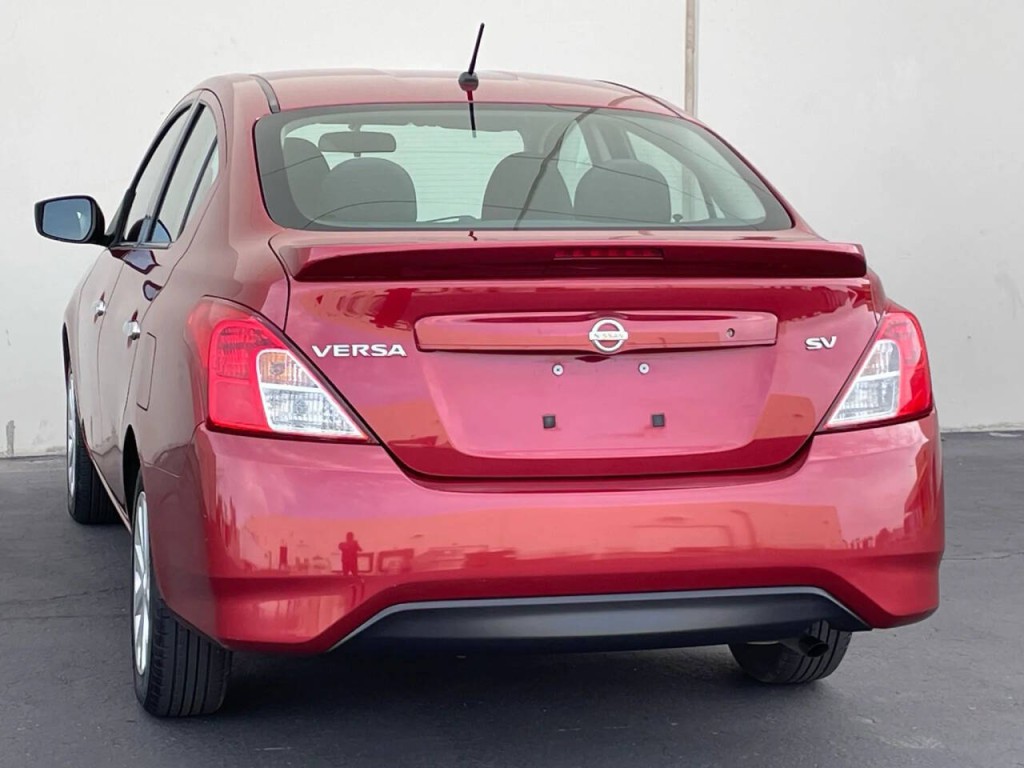 2018 Nissan Versa Image 8
