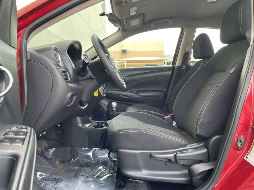 2018 Nissan Versa Image 9