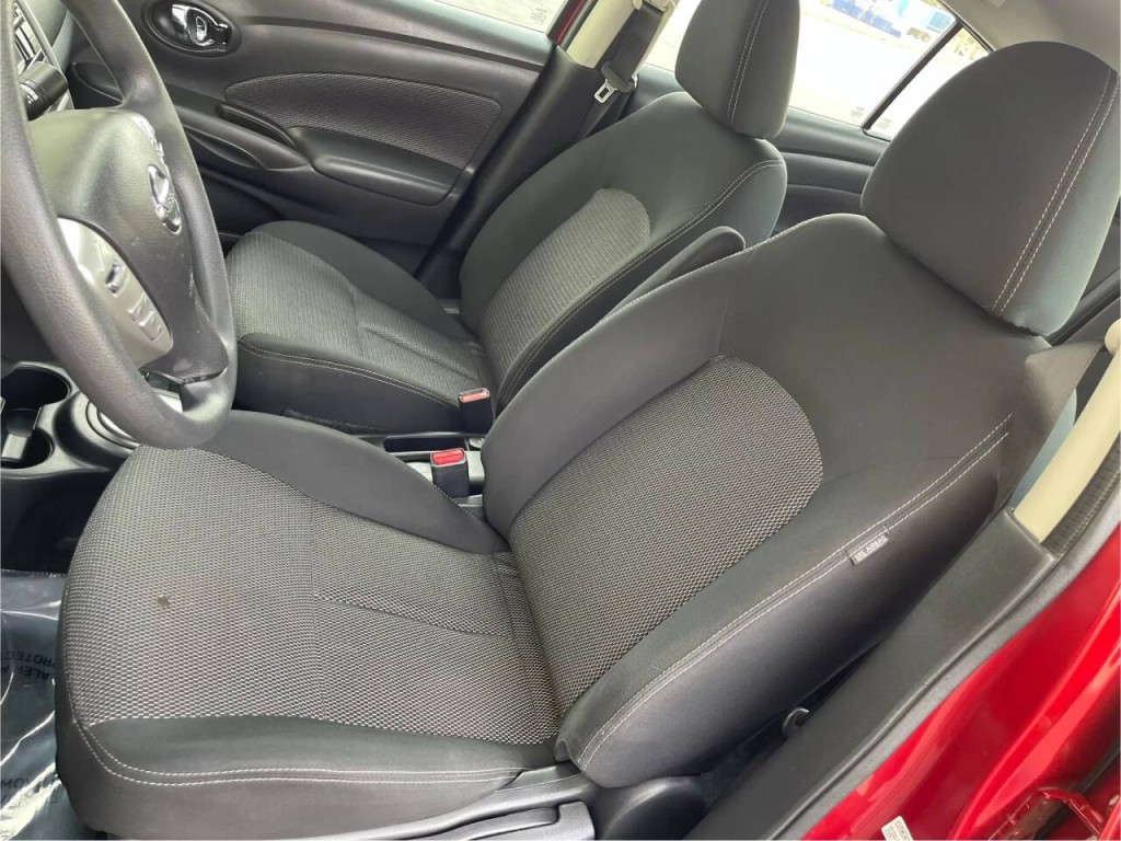 2018 Nissan Versa Image 10