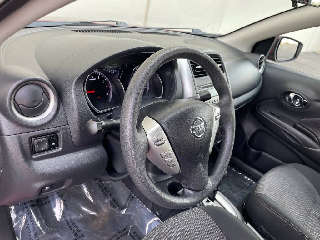 2018 Nissan Versa Image 11