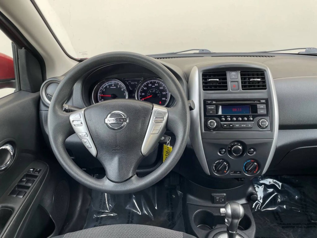 2018 Nissan Versa Image 12