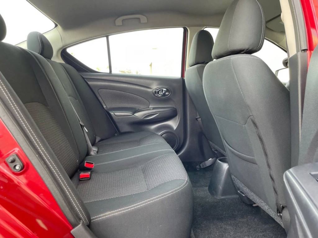 2018 Nissan Versa Image 16