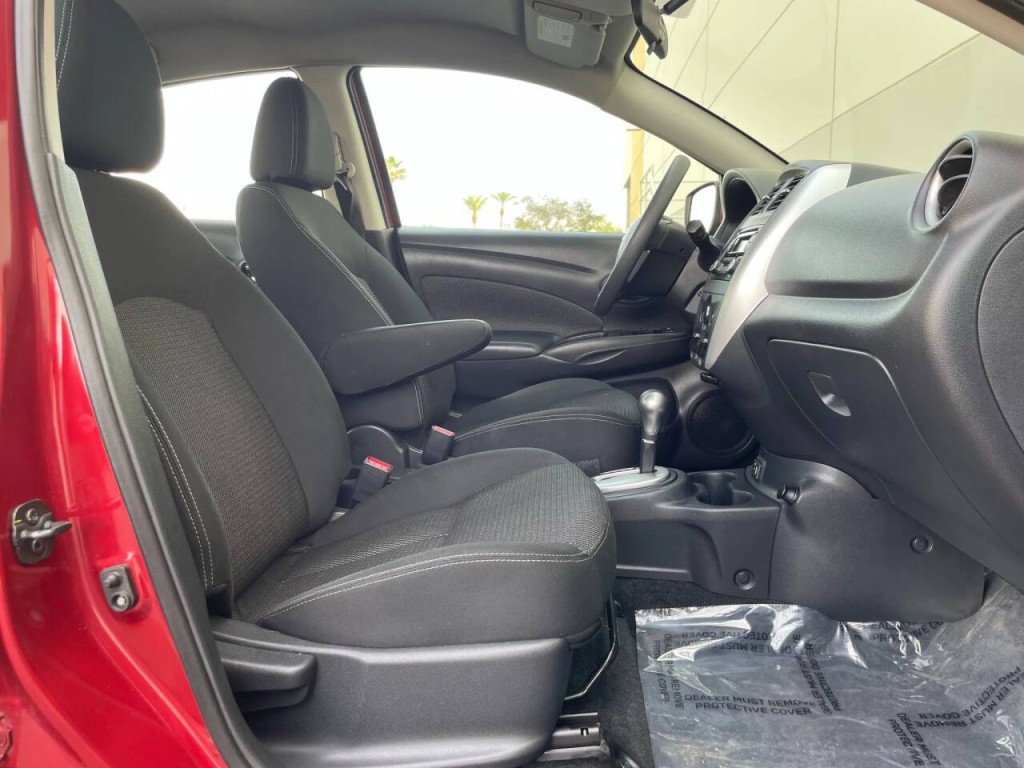2018 Nissan Versa Image 18