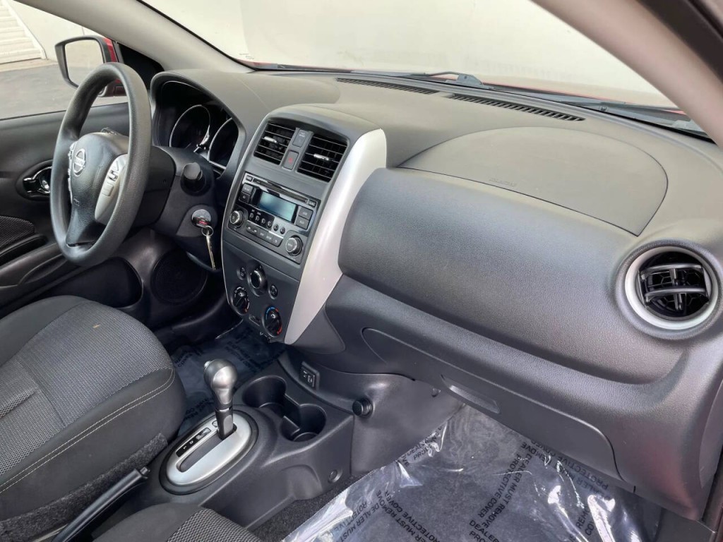 2018 Nissan Versa Image 20