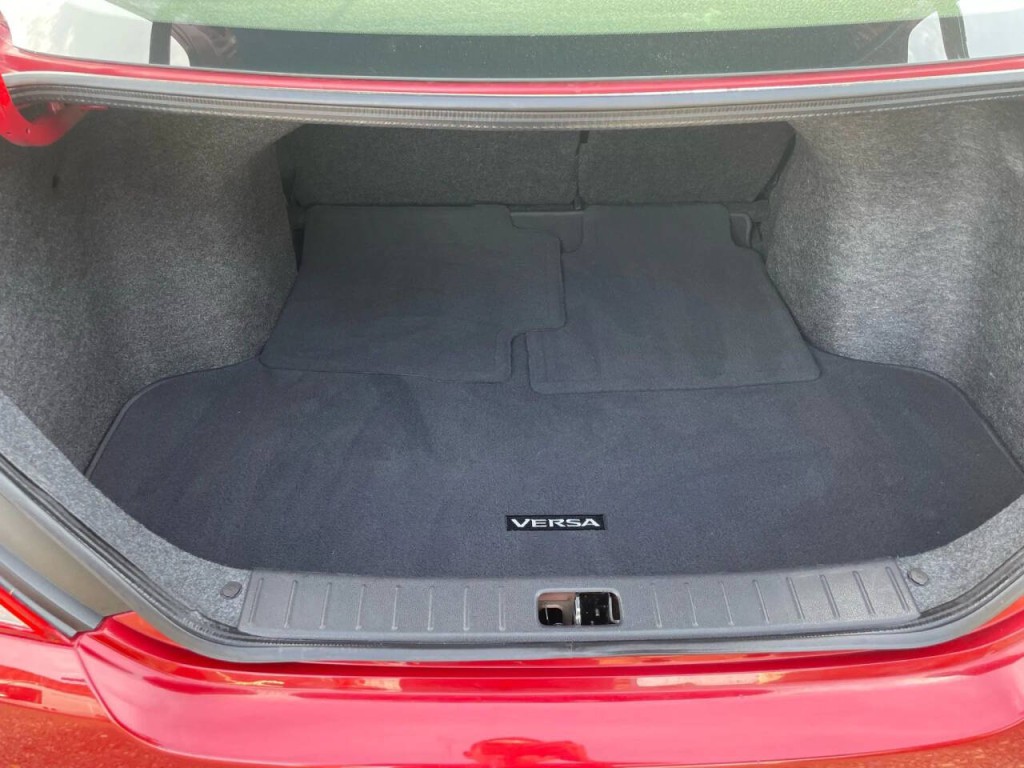 2018 Nissan Versa Image 22