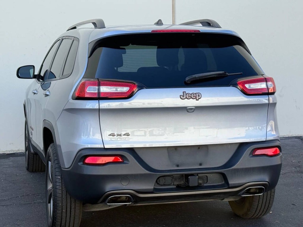 2017 Jeep Cherokee Image 6