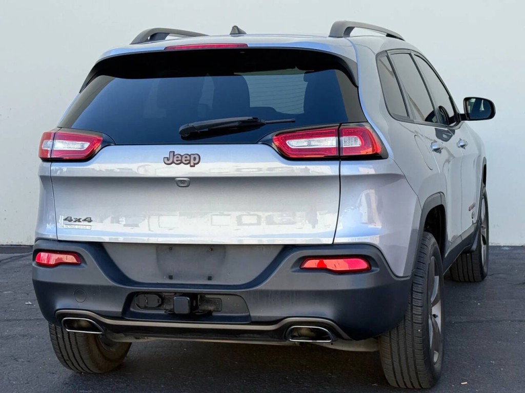 2017 Jeep Cherokee Image 8