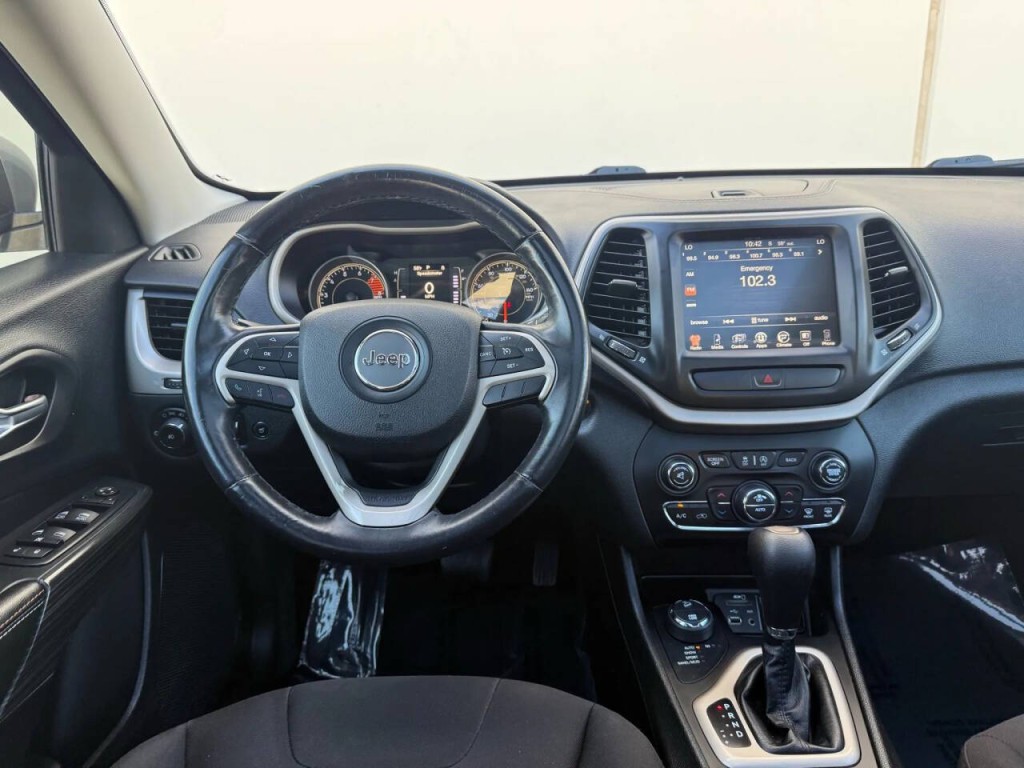 2017 Jeep Cherokee Image 12