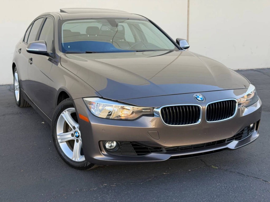 2013 BMW 3 Series Image 1