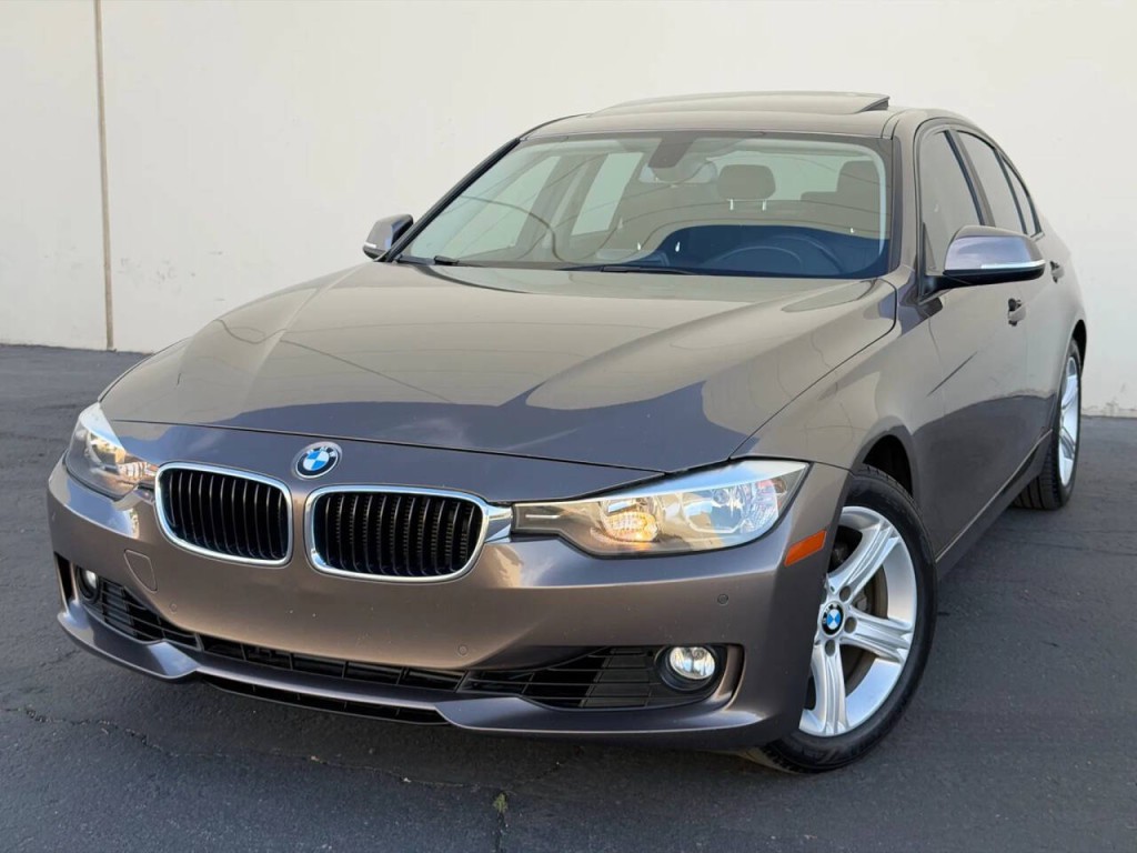 2013 BMW 3 Series Image 3