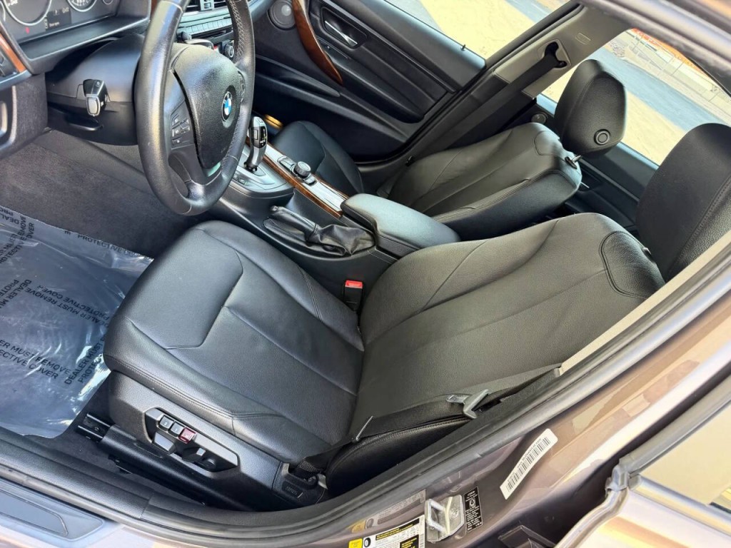 2013 BMW 3 Series Image 10