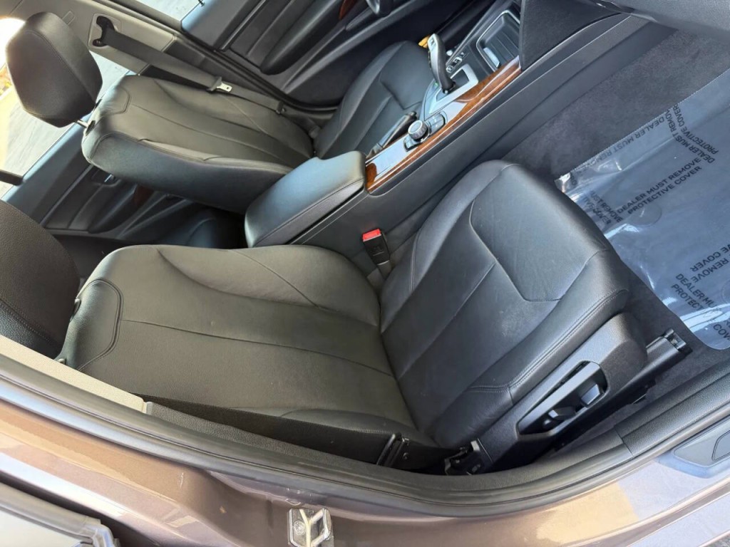 2013 BMW 3 Series Image 17