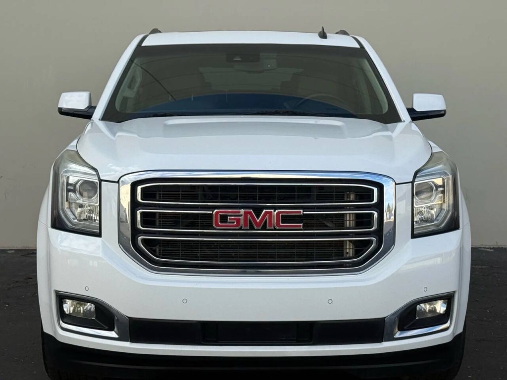2015 GMC Yukon Image 2