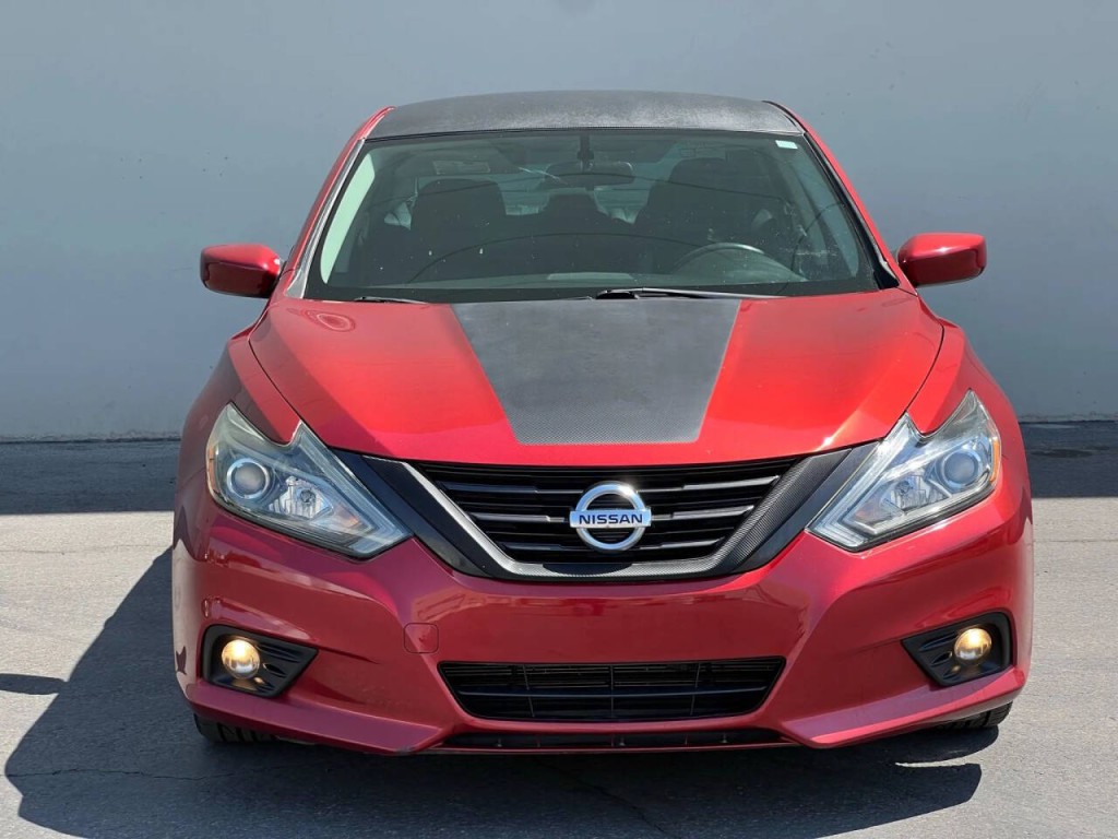 2017 Nissan Altima Image 2