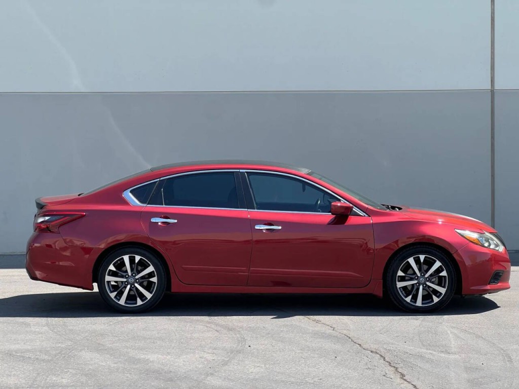 2017 Nissan Altima Image 4