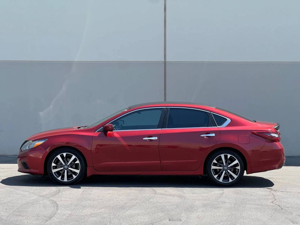 2017 Nissan Altima Image 5