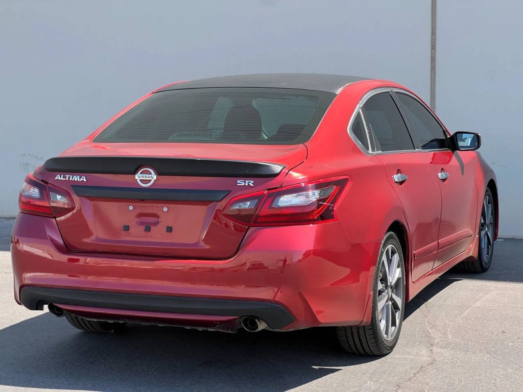 2017 Nissan Altima Image 8