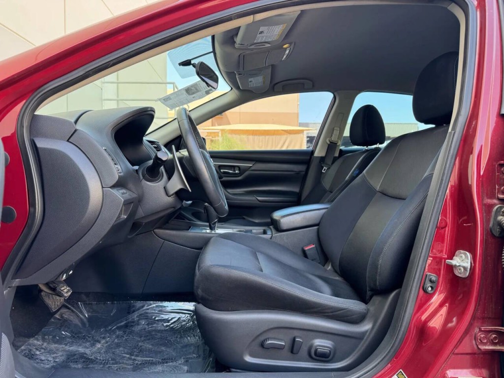 2017 Nissan Altima Image 10