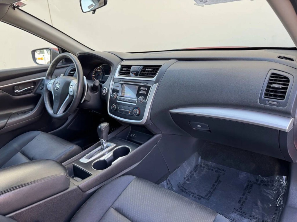 2017 Nissan Altima Image 15