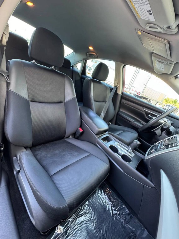 2017 Nissan Altima Image 17