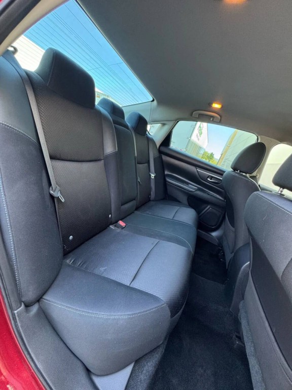 2017 Nissan Altima Image 19
