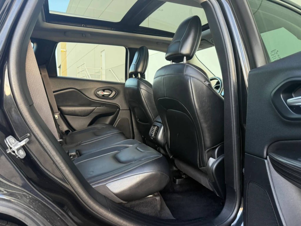 2014 Jeep Cherokee Image 16