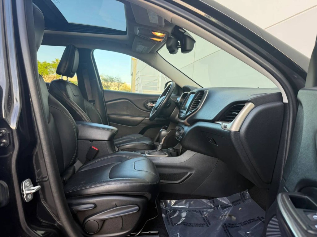 2014 Jeep Cherokee Image 18