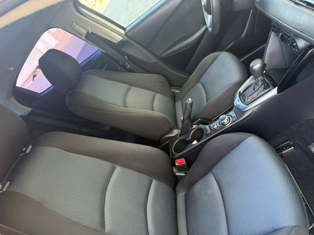 2017 Toyota Yaris Image 19