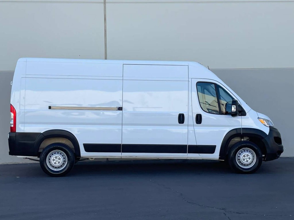 2025 RAM Promaster Image 5