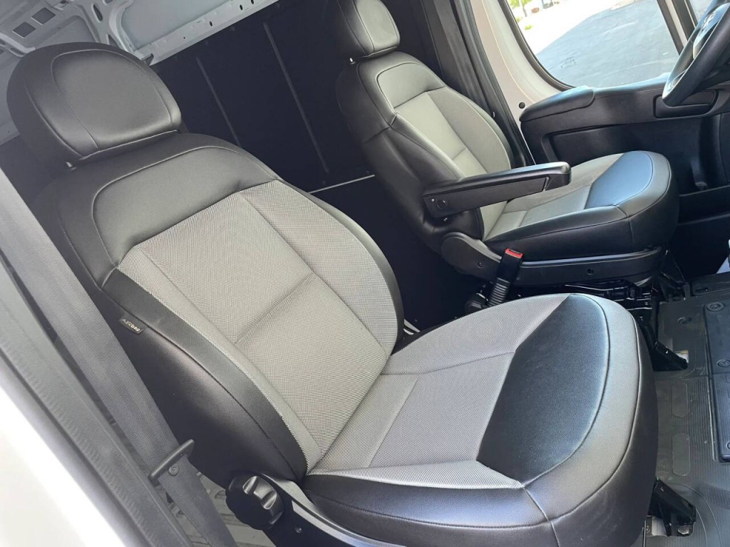 2025 RAM Promaster Image 18