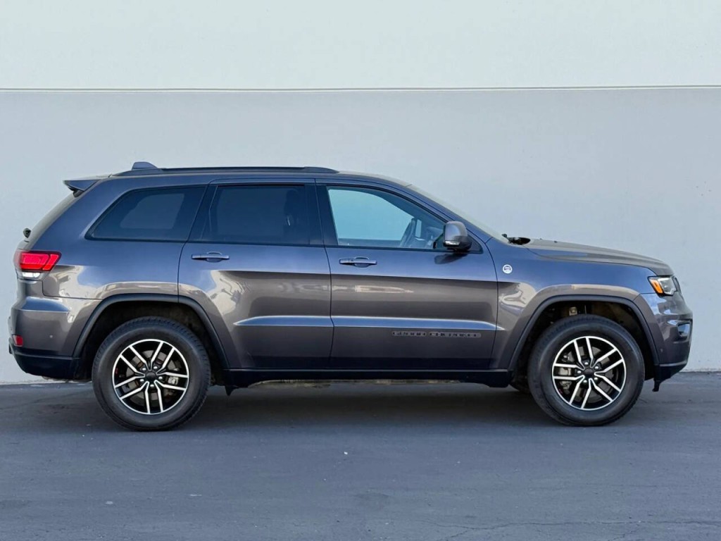 2020 Jeep Grand Cherokee Image 4