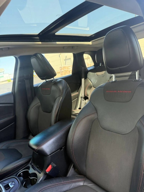 2015 Jeep Cherokee Image 8