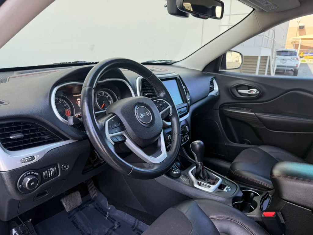 2015 Jeep Cherokee Image 9