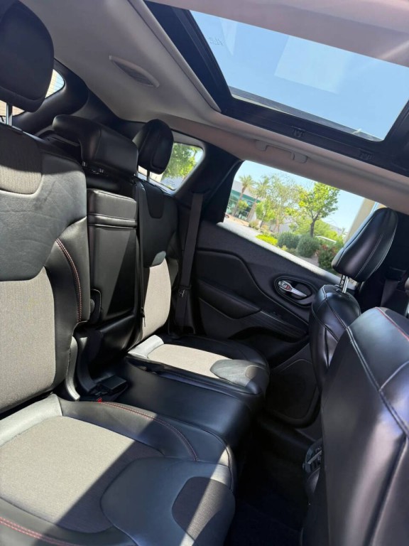 2015 Jeep Cherokee Image 15