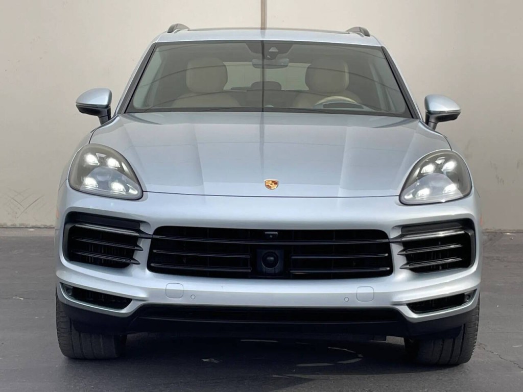 2021 Porsche Cayenne Image 2