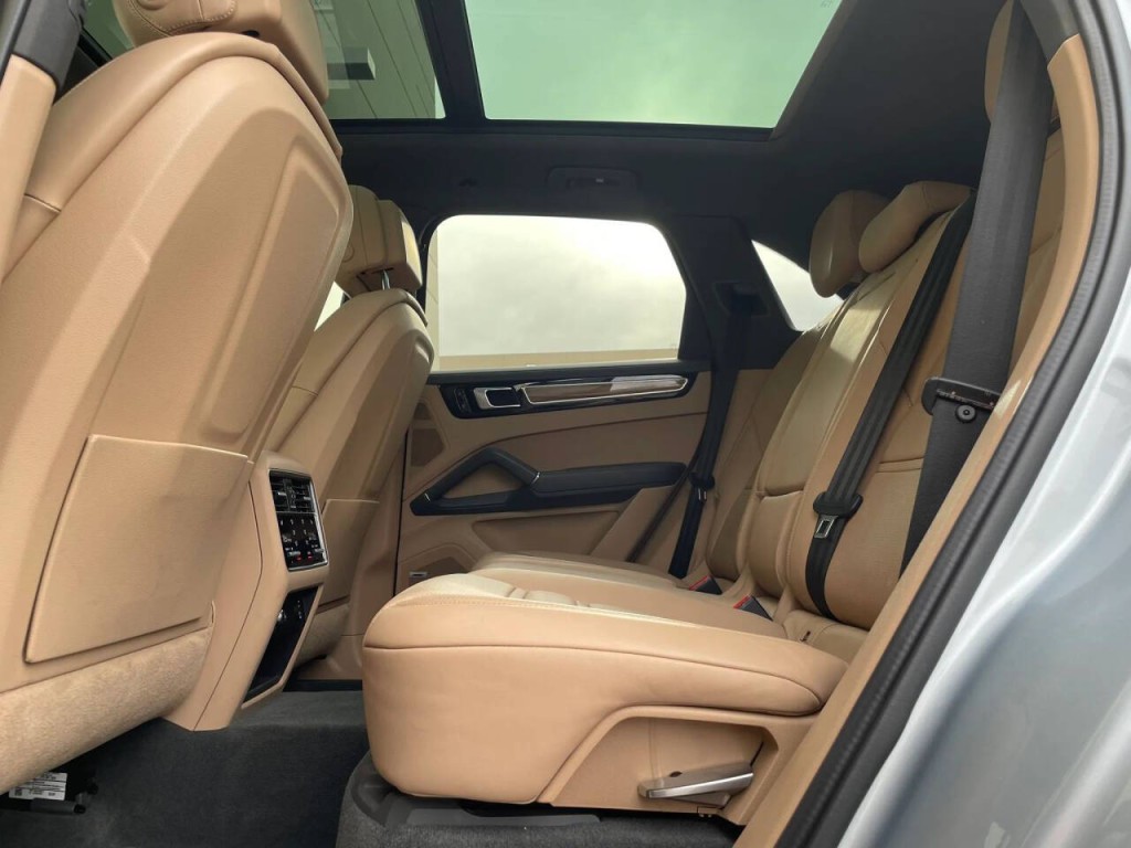 2021 Porsche Cayenne Image 14