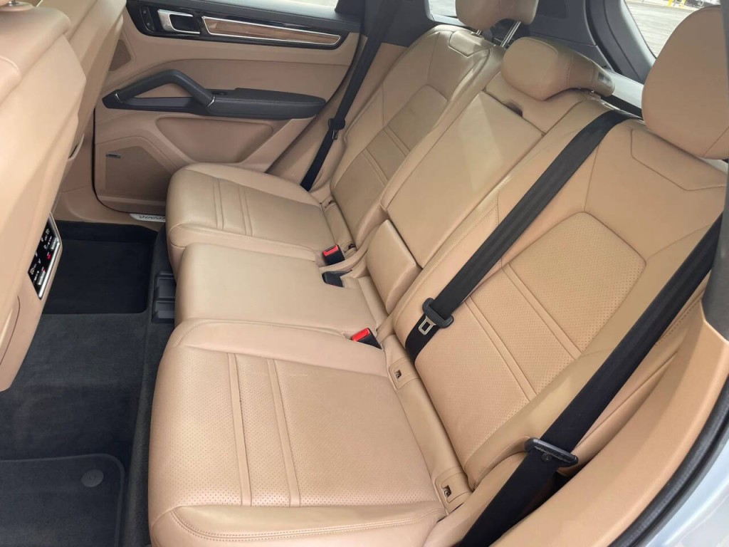 2021 Porsche Cayenne Image 15