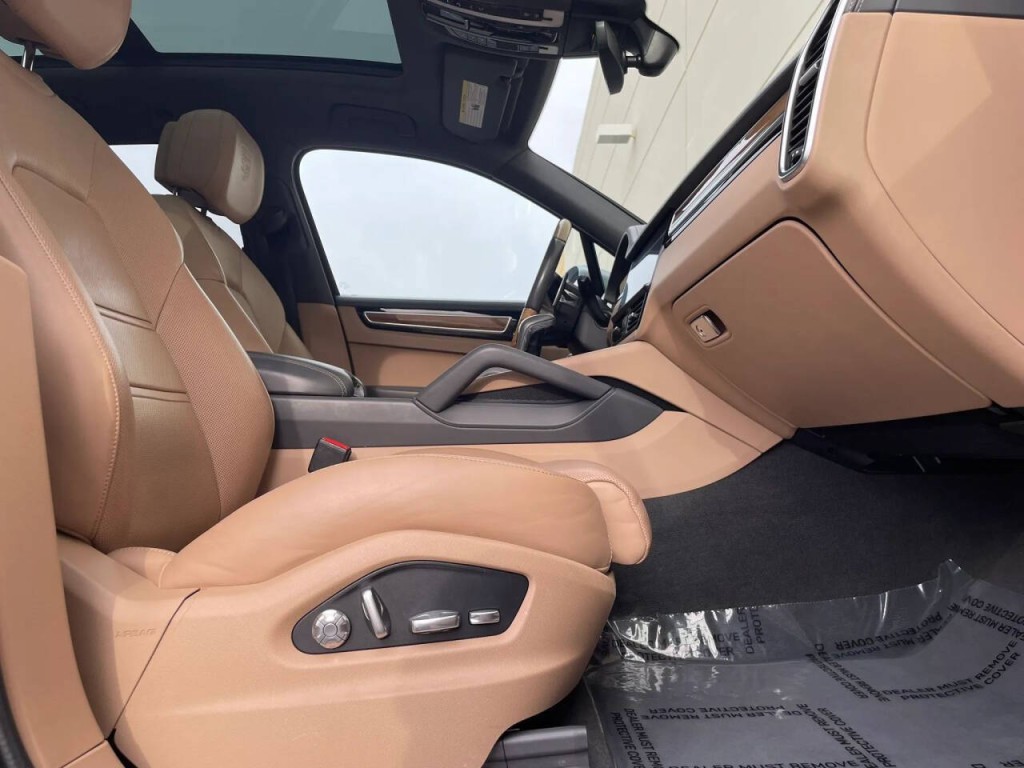 2021 Porsche Cayenne Image 18