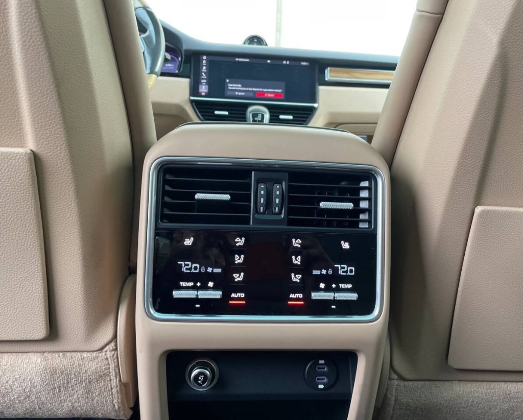 2021 Porsche Cayenne Image 24