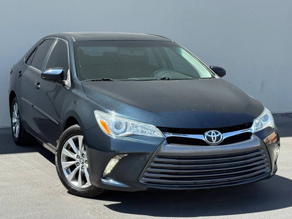2015 Toyota Camry Image 1