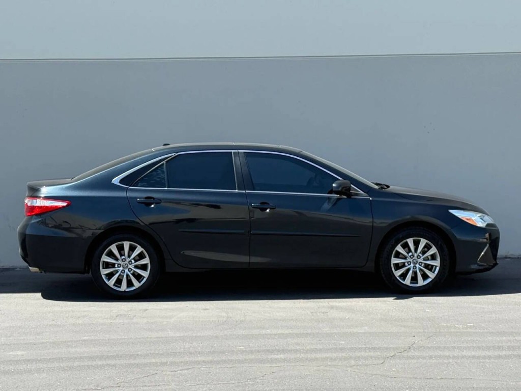 2015 Toyota Camry Image 4