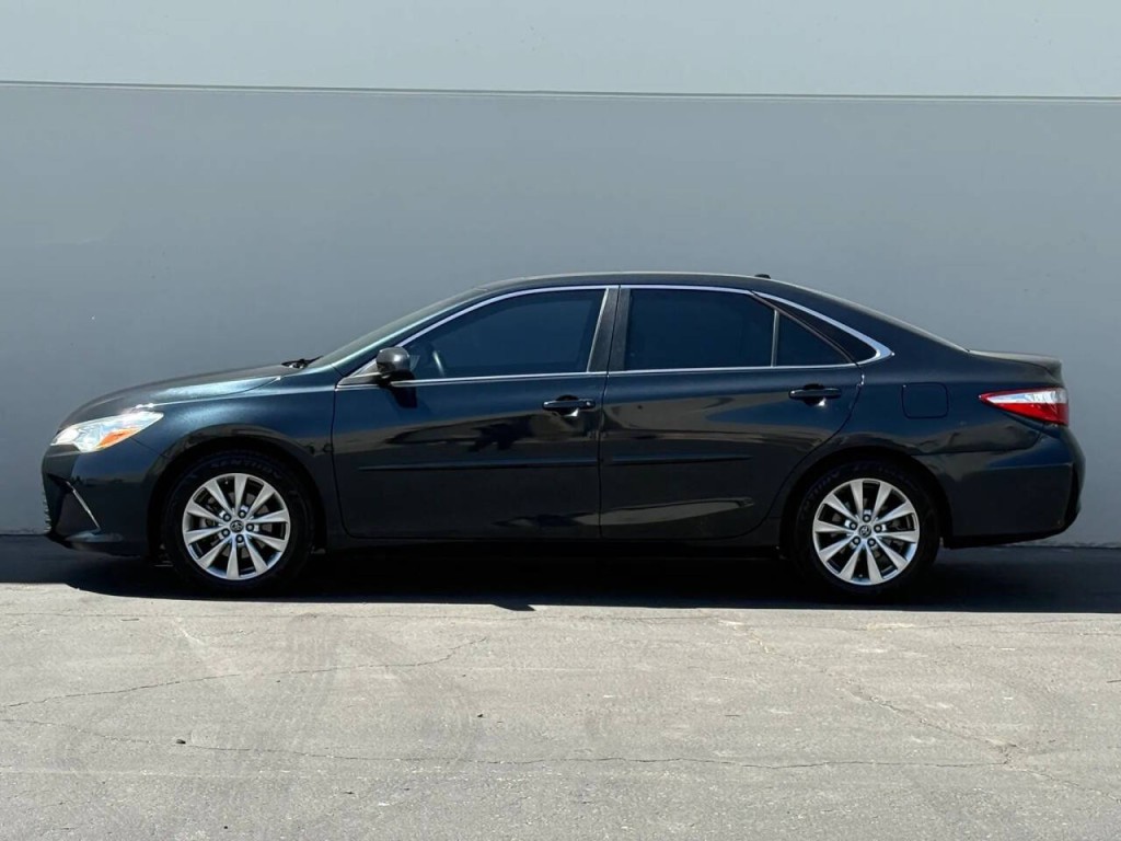 2015 Toyota Camry Image 5