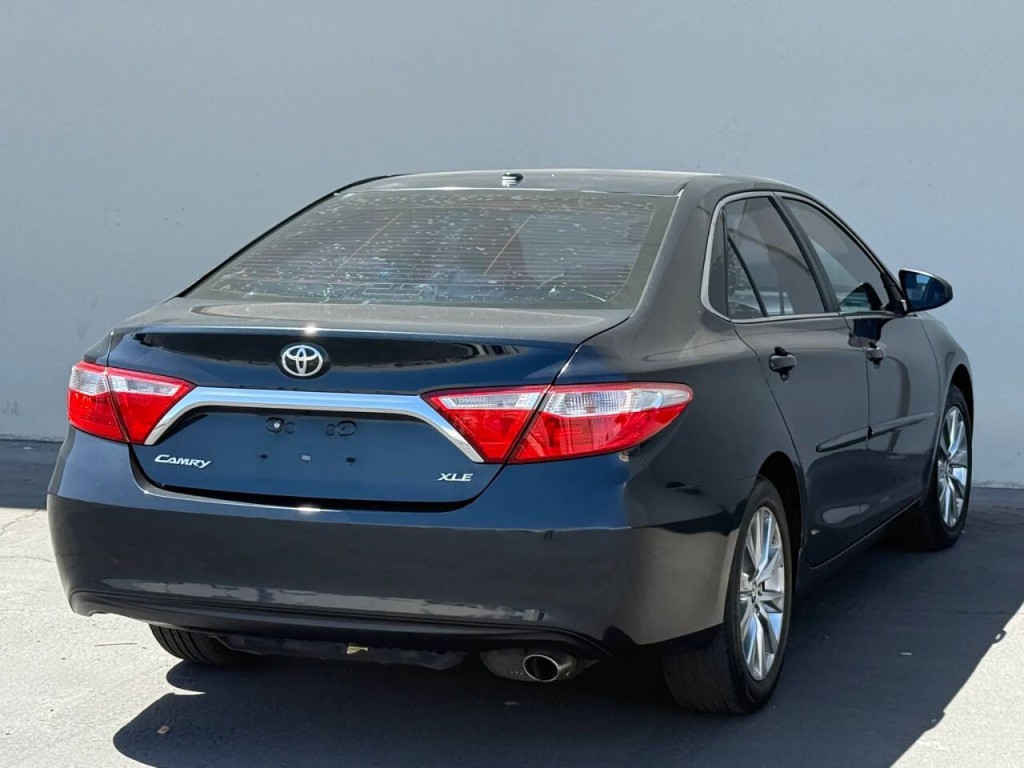 2015 Toyota Camry Image 6
