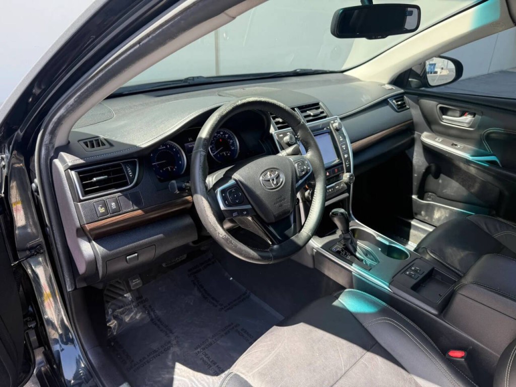 2015 Toyota Camry Image 11